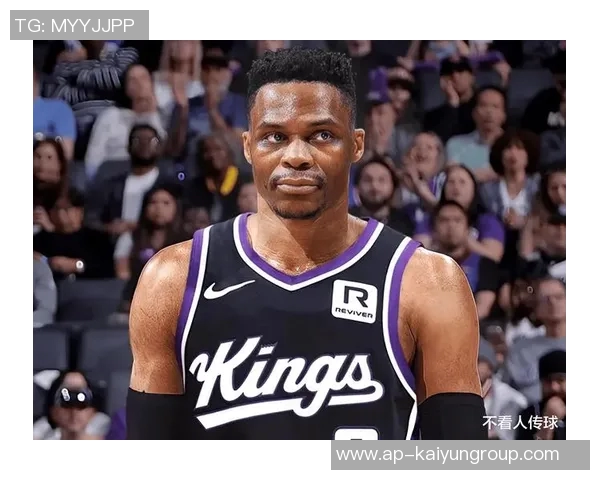 威少训练馆挥汗如雨新赛季去向仍悬而未决引发球迷热议