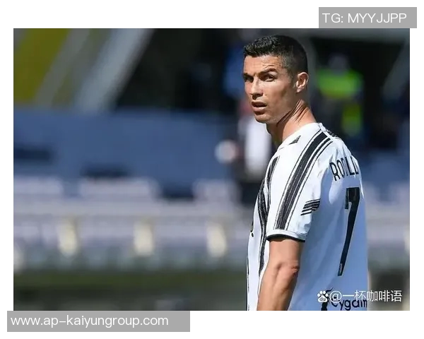 尤文前球员揭露C罗对萨里战术不满用吃草方式表达自己对比赛的理解