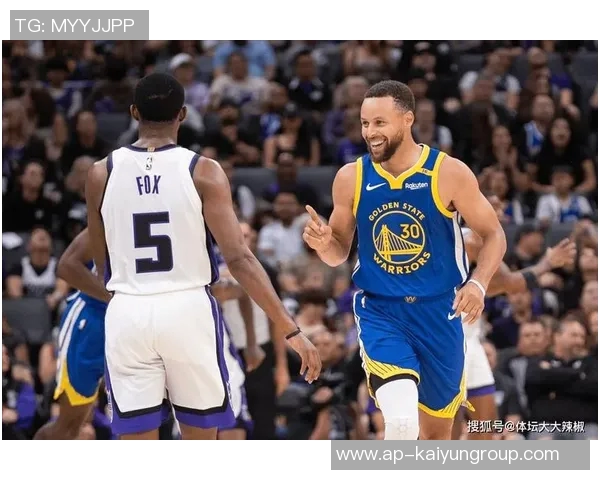 库里谈无球掩护的重要性以提升科尔进攻体系的效率与团队配合